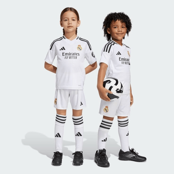 Mbappé  Real Madrid Kit™