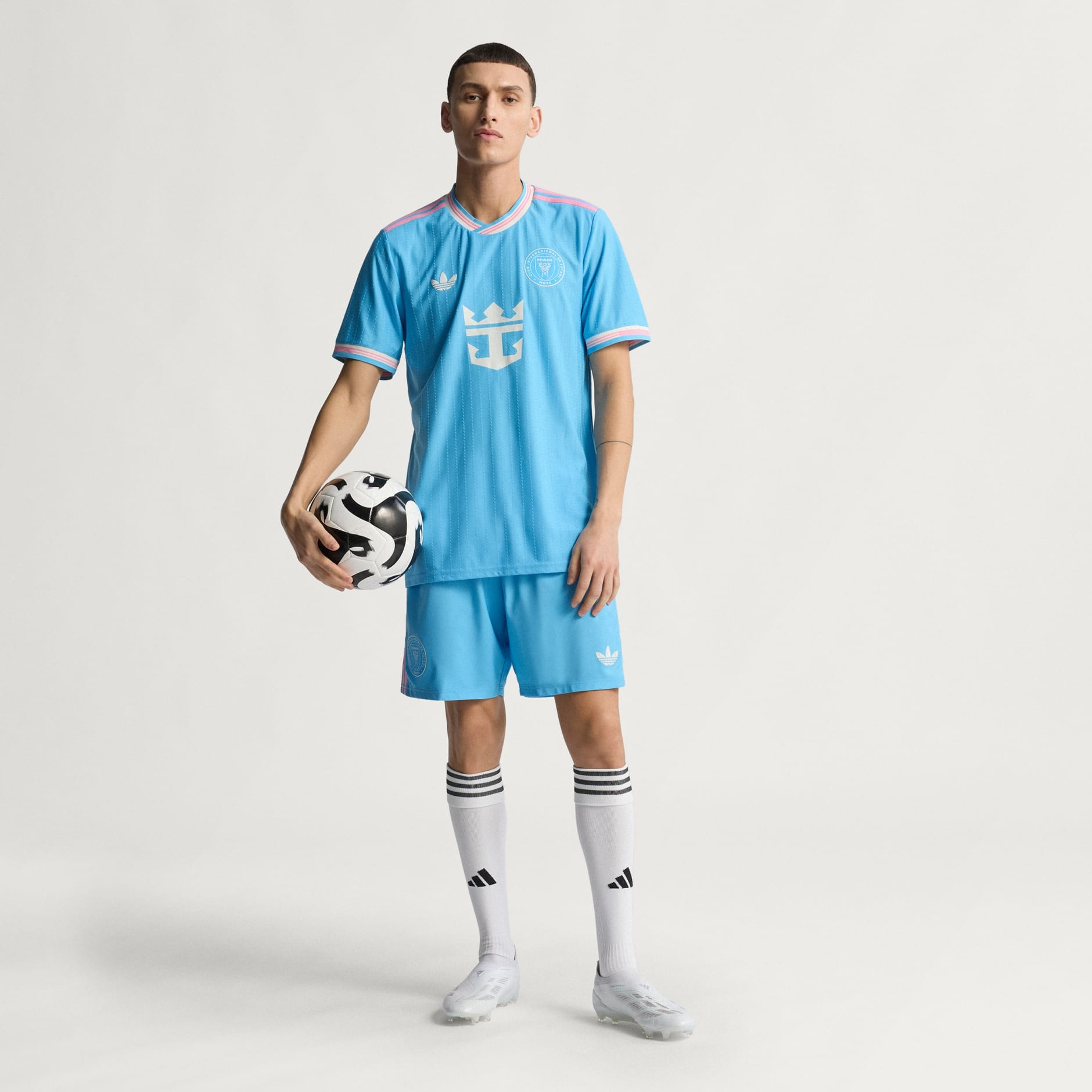 Inter Miami CF 25/26 – Lionel Messi Embroidered Kit (Jersey + Shorts)