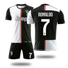 Ronaldo Juventus Kit™